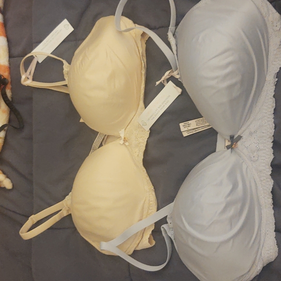 2 💜 NEW smart size bralettes by Victoria Secret. - Picture 2 of 5